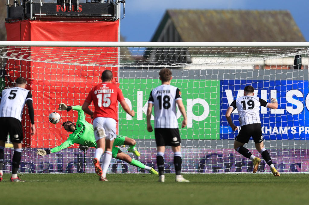 Wrexham v Notts County - Vanarama National League