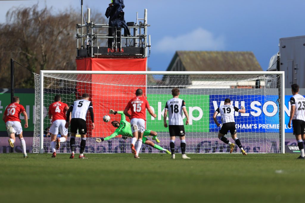 Wrexham v Notts County - Vanarama National League