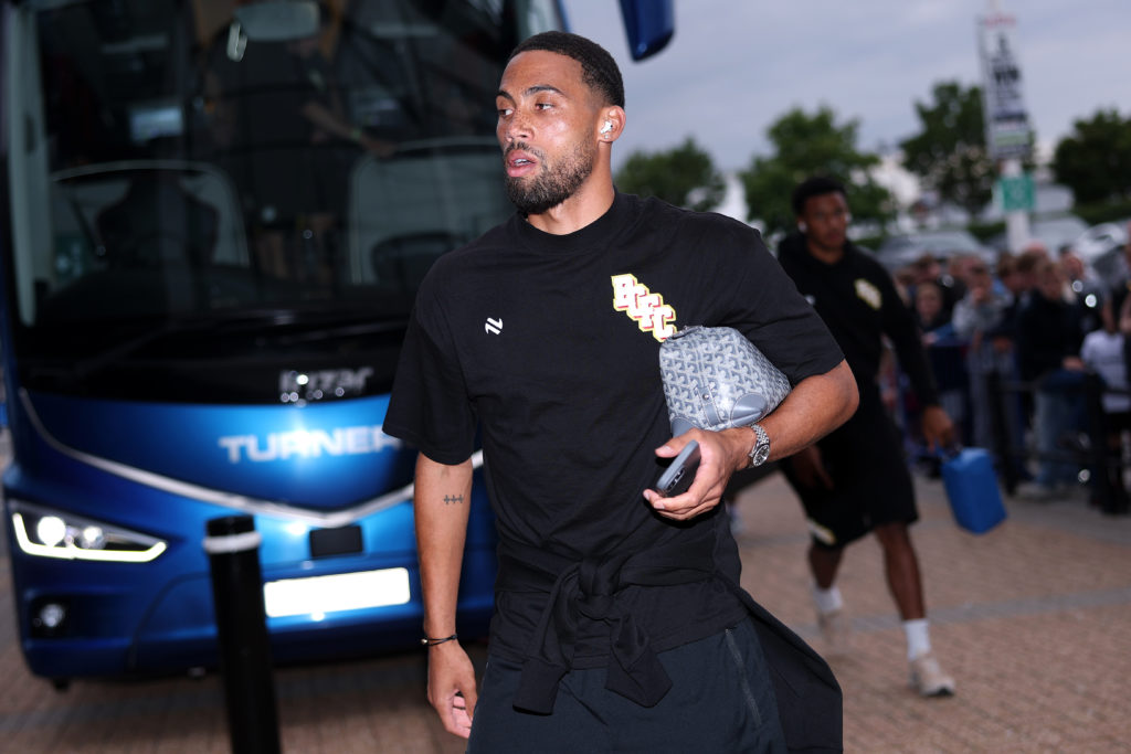 Bristol City defender Zak Vyner arrives to face Derby County.